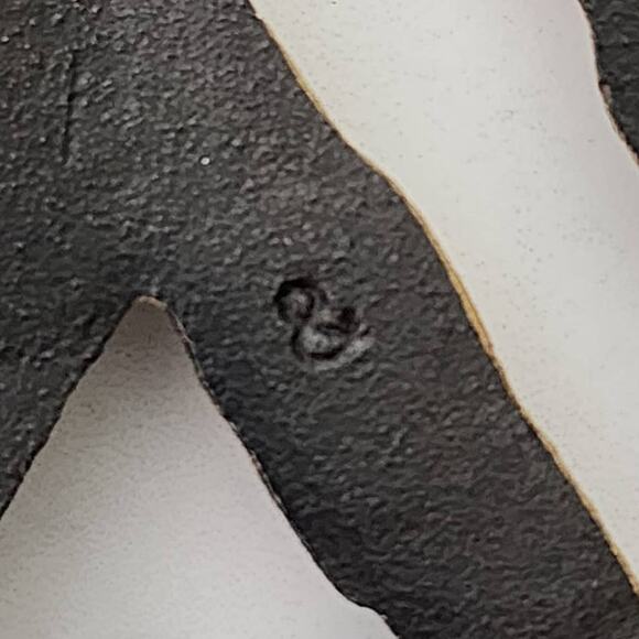 Vintage Cast Iron Trivet-Black and White Cow Trivet Farmhouse Decor 8"x6.25" - Picture 4 of 10